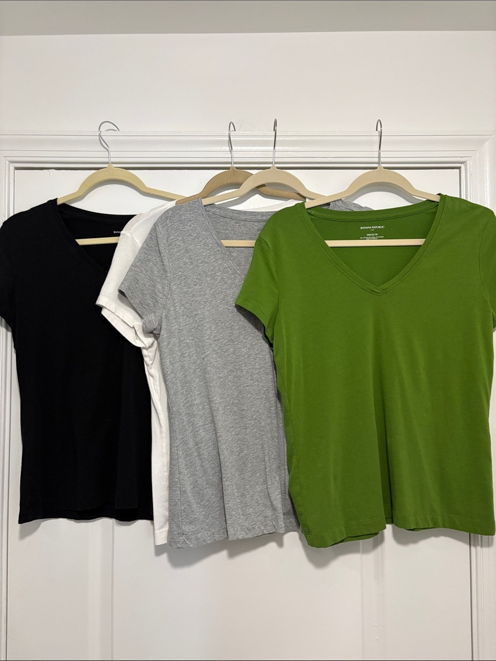 Four Banana republic timeless v-neck tees- medium